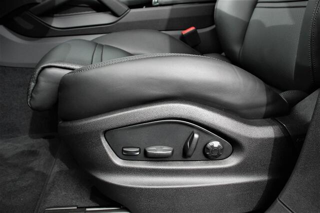 Porsche CAYENNE Coupé 3.0 E-Hybrid 476pk Platinum Edition | Leder | Panorama dak | Luchtvering | Comfortstoelen Electrisch | Navigatie | Climate Control