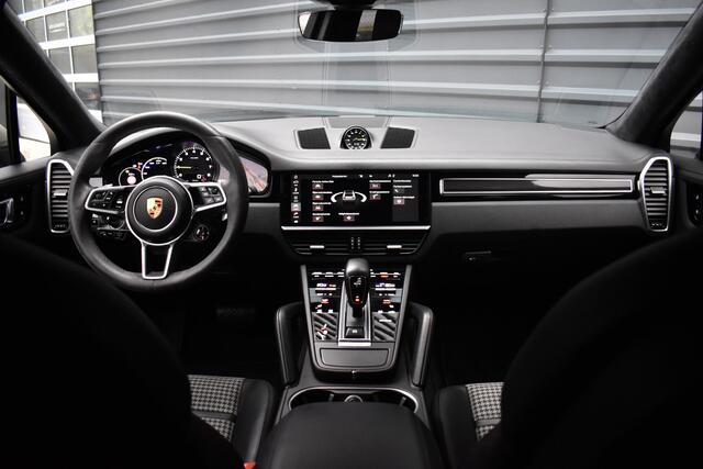 Porsche CAYENNE Coupé 3.0 E-Hybrid 462pk Lightweight | Carbon Dak | ACC | 22'' Wielen | Matrix PDLS+ | Luchtvering | 360 Camera |