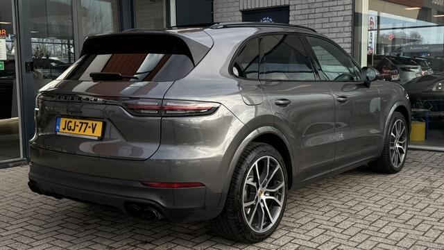Porsche CAYENNE 3.0 E-Hybrid Pano | Leer | Sport |
