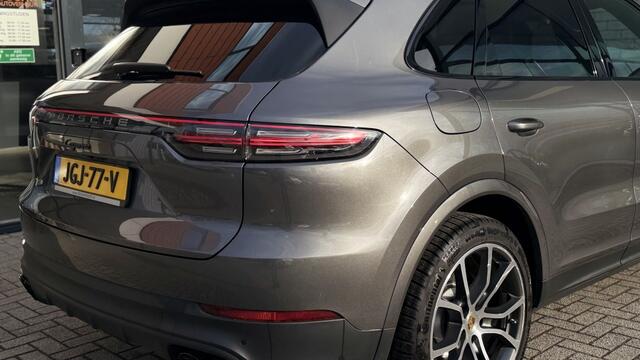 Porsche CAYENNE 3.0 E-Hybrid Pano | Leer | Sport |
