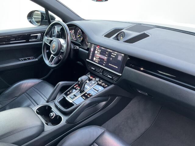 Porsche CAYENNE Coupé 3.0 E-Hybrid PHEV 360° Pano SportChrono Luchtvering Bose Carplay Leer Memory UITSTRALING!