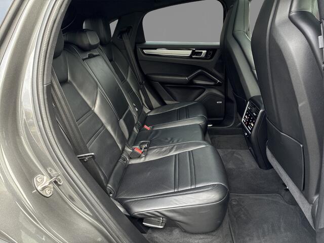 Porsche CAYENNE Coupé 3.0 E-Hybrid | Sport Chrono | Panoramadak | Sportstoelen | El. Trekhaak | NL Auto | Porsche Dealeronderhouden |