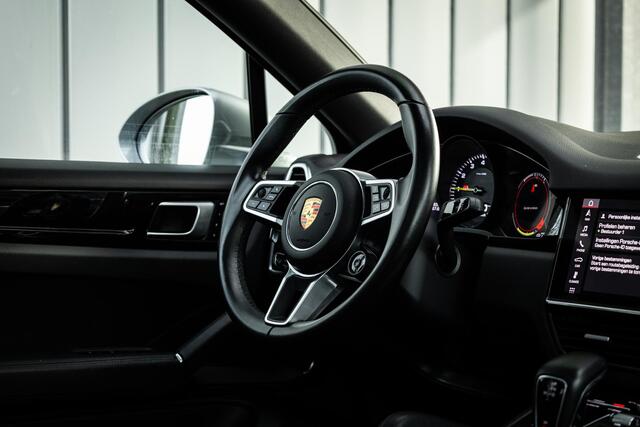 Porsche CAYENNE Coupé 3.0 E-Hybrid Sportuitlaat | Elekt. Trekhaak | NL Auto