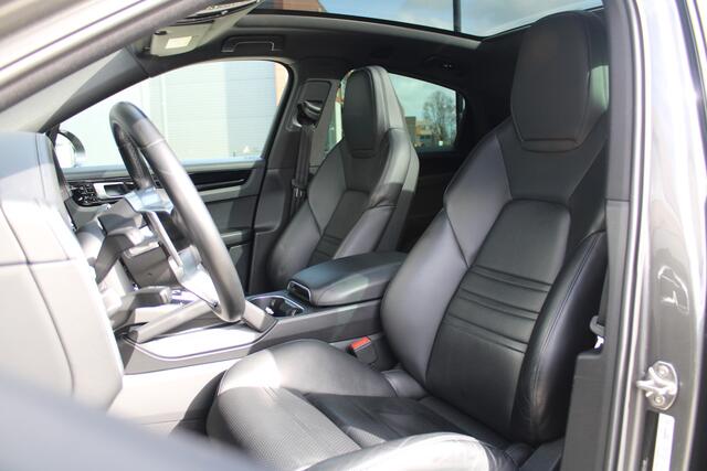 Porsche CAYENNE Coupé 3.0 E-Hybrid - Luchtvering - Sport Chrono - 360 Camera - Adapt Sportstoelen - Leder - Carplay/Android - Rijklaar