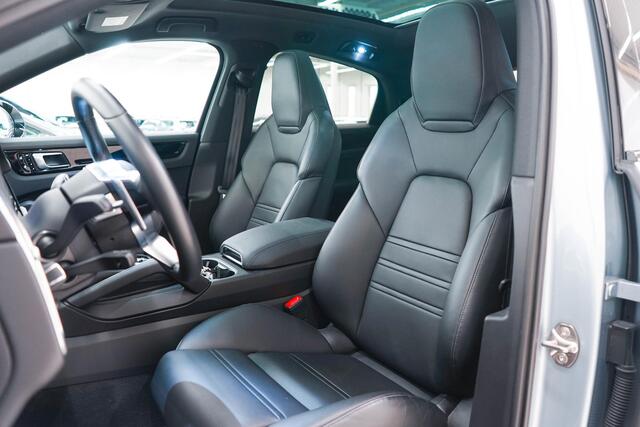 Porsche CAYENNE Coupé 3.0 E-Hybrid | Bose | Sport Chrono | 22 Inch |