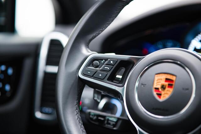 Porsche CAYENNE Coupé 3.0 E-Hybrid | Bose | Sport Chrono | 22 Inch |