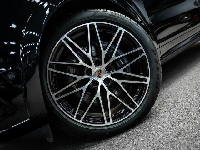 Porsche CAYENNE Coupé 3.0 E-Hybrid Black Edition