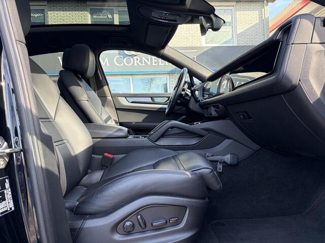 Porsche CAYENNE Coupé 3.0 E-Hybrid Pano Trekhaak NL Auto Sport Chrono