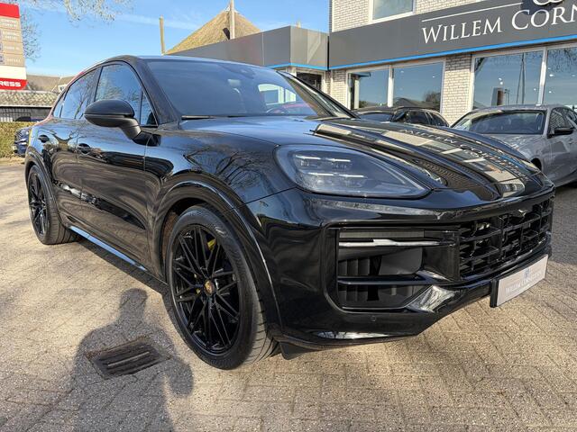 Porsche CAYENNE Coupé 3.0 E-Hybrid Pano Trekhaak NL Auto Sport Chrono