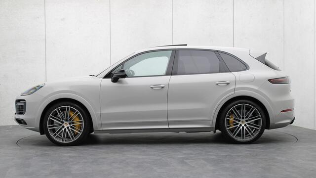 Porsche CAYENNE 4.0 Turbo S E-Hybrid | Head-up | Soft-Close | PCCB | Achterasbesturing | Panoramadak | Nachtzicht-assistent