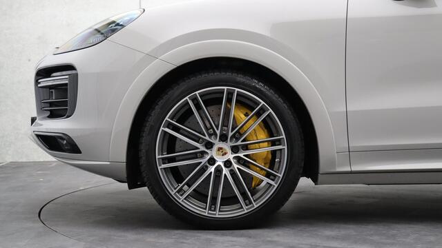Porsche CAYENNE 4.0 Turbo S E-Hybrid | Head-up | Soft-Close | PCCB | Achterasbesturing | Panoramadak | Nachtzicht-assistent
