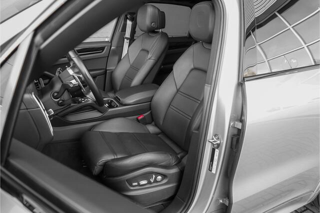 Porsche CAYENNE 3.0 E-Hybrid Pano Sport Design Stoelvent Trekhaak