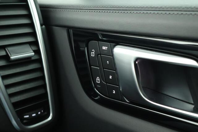 Porsche CAYENNE Coupé 3.0 462pk E-Hybrid Platinum Edition Panoramadak Camera Luchtvering Memory Leder Bose Navigatie