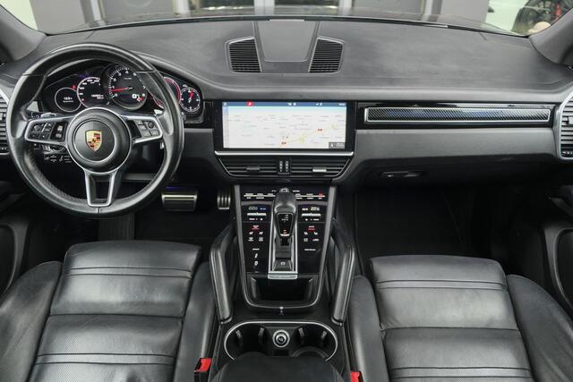Porsche CAYENNE S 2.9 S 441pk Panoramadak Trekhaak elektrisch Comfortstoelen Black edition Luchtvering DAB Sfeerverlichting