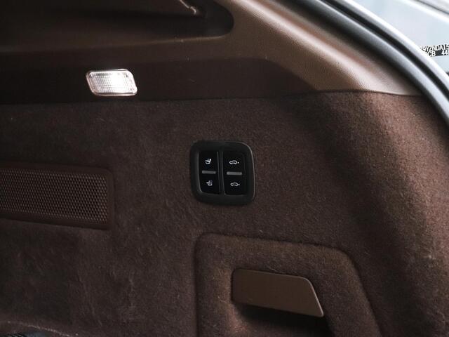 Porsche CAYENNE 3.0 E-Hybrid | SPORT-CHRONO | LUCHT-VERING LEDER | PANO-DAK | BOSE | TREKHAAK | ENTERTAINMENT | HEAD-UP | CAMERA | ACHTERAS BEST | CARBON