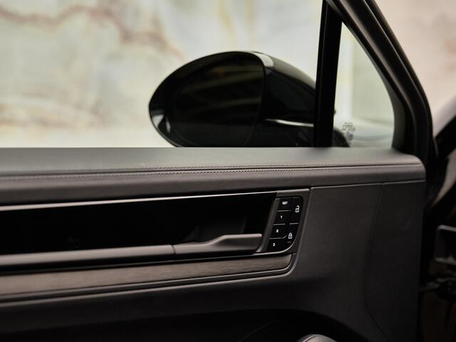 Porsche CAYENNE Coupé 3.0 E-Hybrid Black Edition, SportDesign, pano, 22", tr.haak, Bose, luchtv., memory, ACC, privacy