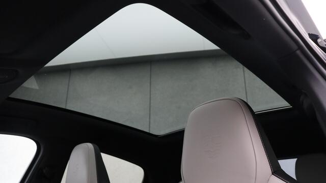Porsche CAYENNE Coupé 3.0 E-Hybrid Black Edition SportDesign | Panoramadak | Soft-Close | InnoDrive | BOSE Sound | Trekhaak