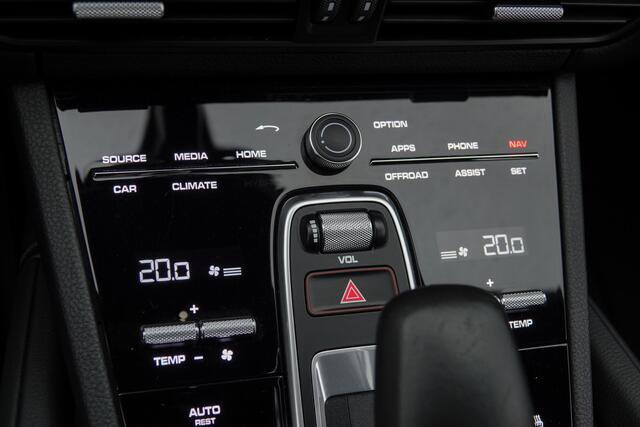 Porsche CAYENNE Coupé 3.0 E-Hybrid 462Pk Aut. | Platinum Edition | Luchtvering | Sport-Design Pakket | 360° Camera | Panoramadak | 22''
