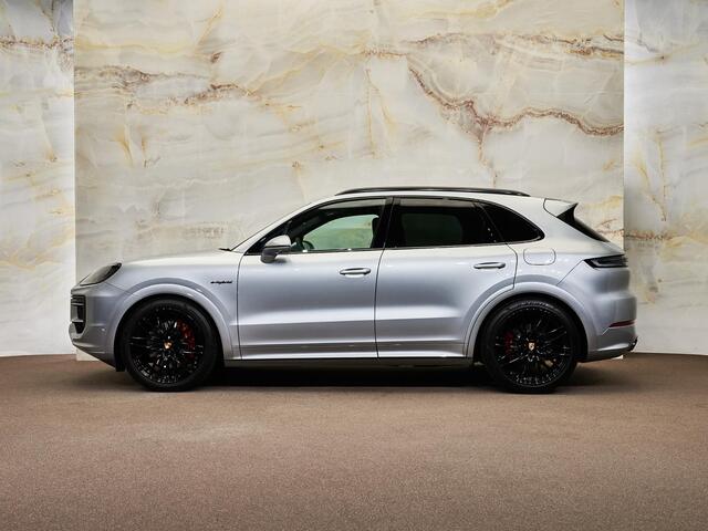 Porsche CAYENNE 3.0 E-Hybrid, SportDesign, Bose, tr.haak, 22", pano, luchtv., memory, ACC, privacy