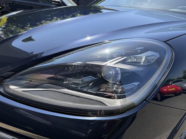 Porsche CAYENNE 3.0 E-Hybrid Sport Chrono | Panoramadak | 360* Camera | Stoelventilatie/Verwarming | 21 Inch Lichtmetalen Velgen |