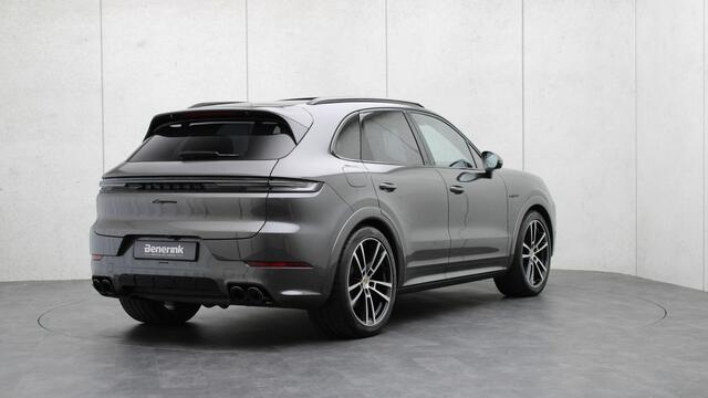 Porsche CAYENNE 3.0 E-Hybrid SportDesign | Stoelventilatie | Head-up | Panoramadak | Soft-Close | InnoDrive | Trekhaak | Sportuitlaat | BOSE Sound | Bijrijdersdisplay