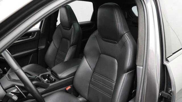 Porsche CAYENNE 3.0 E-Hybrid SportDesign | Stoelventilatie | Head-up | Panoramadak | Soft-Close | InnoDrive | Trekhaak | Sportuitlaat | BOSE Sound | Bijrijdersdisplay