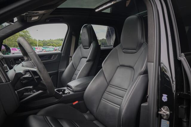 Porsche CAYENNE 4.0 Turbo E-Hybrid | TECHART | ADAPTIVE CRUISE | STOELVERKOELING & VERWARMING | TREKHAAK | PASSENGER DISPLAY | HEAD UP | BURMESTER | ACHTERASBESTURING |