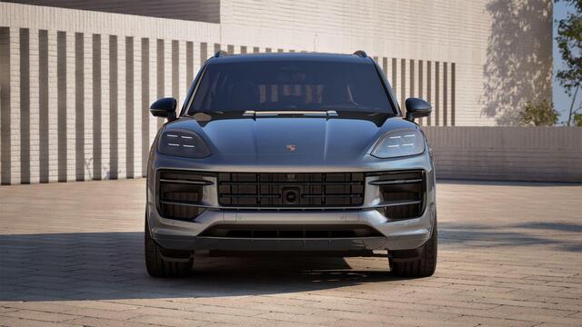 Porsche CAYENNE 3.0 E-Hybrid Black Edition SportDesign PANO|HEADUP|ACC|22INCH|SPORTSTOELEN|TREKHAAK