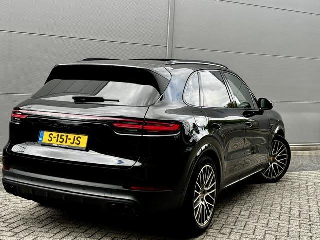 Porsche CAYENNE 3.0 E-Hybrid Platinum Edition Panoramadak, Night-Vision, Stoelventilatie, Bose geluidsinstallatie, Softclose, enz
