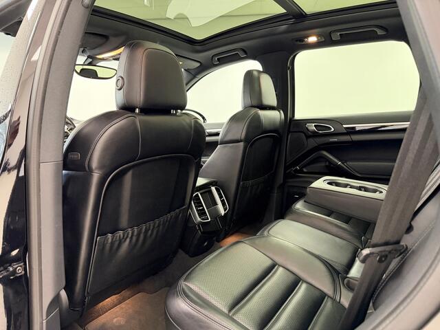 Porsche CAYENNE 3.0 S E-Hybrid Platinum Edition | Dealer ond. | Org. NL | Luchtvering | Trekhaak |