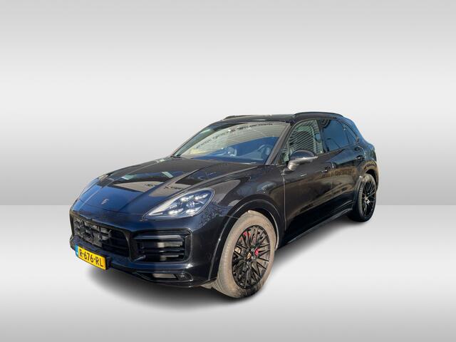 Porsche CAYENNE 3.0 E-Hybrid / Trekhaak / Panoramadak / 360Camera / Achtasbesturing / Softclose / Adaptieve Stoelen / Luchtvering / 22'' / Keyless / Sportdesign+Chrono / Sportuitlaat / Stoelverwarming+Ventilatie / Bose /