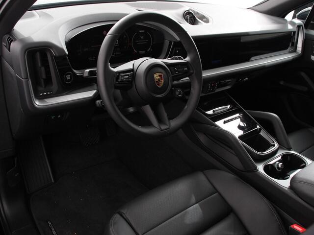 Porsche CAYENNE 3.0 E-Hybrid Luchtvering Leder Panoramadak Camera Navigatie Elektrische comfortstoelen DAB+ Led Adaptieve cruise control Climate control Lichtmetalen velgen Apple Carplay/ Android Auto
