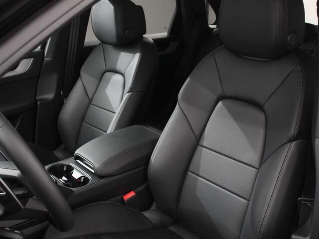 Porsche CAYENNE 3.0 E-Hybrid Luchtvering Leder Panoramadak Camera Navigatie Elektrische comfortstoelen DAB+ Led Adaptieve cruise control Climate control Lichtmetalen velgen Apple Carplay/ Android Auto