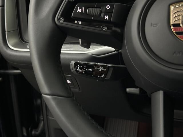 Porsche CAYENNE Coupé 3.0 E-Hybrid | Passenger Display | 360 Camera | Sport-Design | ACC | Sport-Chrono | Soft-Close | BOSE | Panorama | Trekhaak | 4-Zone Clima | Matrix-LED | Keyless-Entry | Sfeerverlichting | Luchtvering | 22 Inch | Leder Dashboard | Dodehoek | Memory