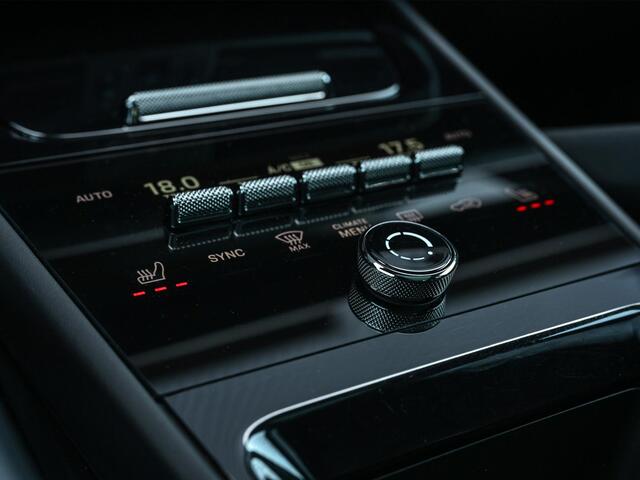 Porsche CAYENNE 3.0 E-Hybrid | Panoramadak | Achterasbesturing | 18 Wegs Memory Seats | 360 Camera | Soft Close | Ambiente Verlichting | Stuurverwarming |