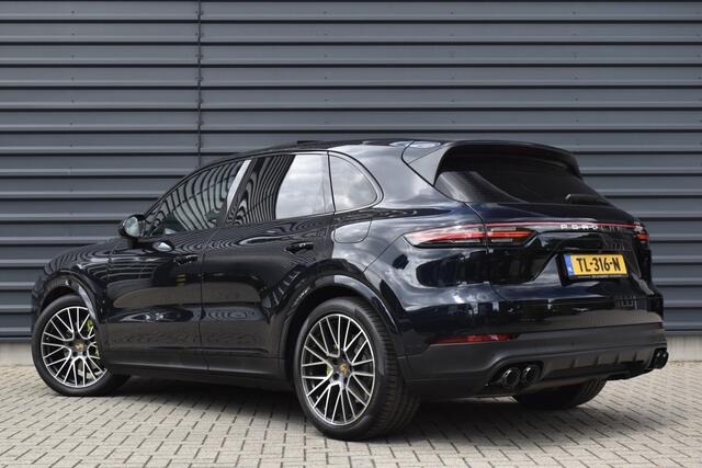 Porsche CAYENNE 3.0 E-Hybrid 462pk Sport Chrono | Pano | Trekhaak | 360 Camera | Bose | Stuurverwarming | Luchtvering | Orig. NL |