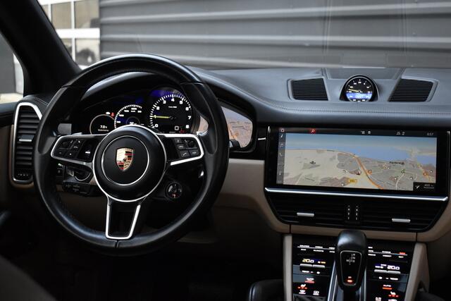 Porsche CAYENNE 3.0 E-Hybrid 462pk Sport Chrono | Pano | Trekhaak | 360 Camera | Bose | Stuurverwarming | Luchtvering | Orig. NL |