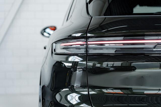 Porsche CAYENNE E-Hybrid l PTS Olivegreen l Sport Design l Bose l Pano l