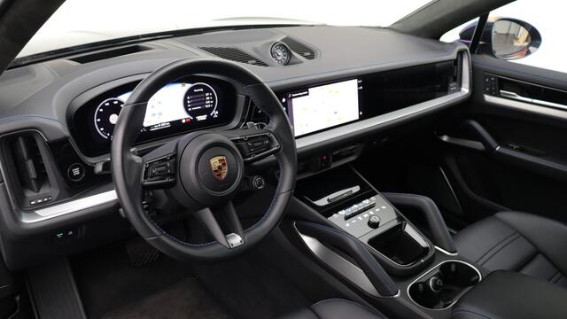 Porsche CAYENNE Coupé 3.0 E-Hybrid SportDesign | Burmester 3D | Head-up | Sportuitlaat | Bijrijdersdisplay | Trekhaak | Achterasbesturing | HD Matrix | Panoramadak