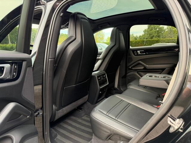 Porsche CAYENNE E-HYBRID PLATINUM EDITION LUCHTVERING 22 INCH 3D-VIEW