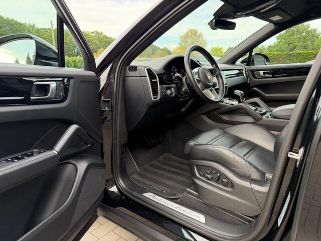 Porsche CAYENNE E-HYBRID PLATINUM EDITION LUCHTVERING 22 INCH 3D-VIEW