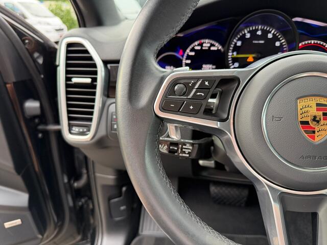 Porsche CAYENNE E-HYBRID PLATINUM EDITION LUCHTVERING 22 INCH 3D-VIEW
