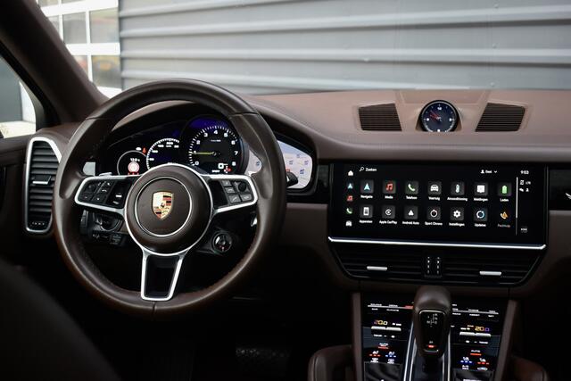 Porsche CAYENNE Coupé 3.0 E-Hybrid Platinum Edition SportDesign | Pano | ACC | Trekhaak | 22'' Wielen | Bose | Achterasbesturing | Stoelventilatie | Sportuitlaat |