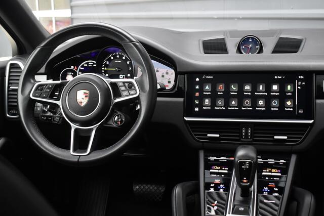 Porsche CAYENNE Coupé 3.0 E-Hybrid Platinum Edition SportDesign *Krijt* | Sportuitlaat | ACC | Trekhaak | Ventilatie | Achterasbesturing | Bose | Head-Up | 22'' Wielen |