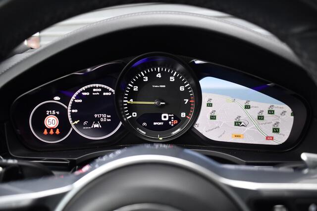 Porsche CAYENNE Coupé 3.0 E-Hybrid Platinum Edition SportDesign *Krijt* | Sportuitlaat | ACC | Trekhaak | Ventilatie | Achterasbesturing | Bose | Head-Up | 22'' Wielen |