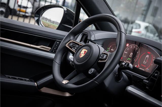 Porsche CAYENNE Coupé 3.0 E-Hybrid ** Sport Design ** Luchtvering ** 18-weg ** HUD ** BOSE ** Sportuitlaat ** Sport Chrono ** Matrix ** Achterasbesturing ** Panodak