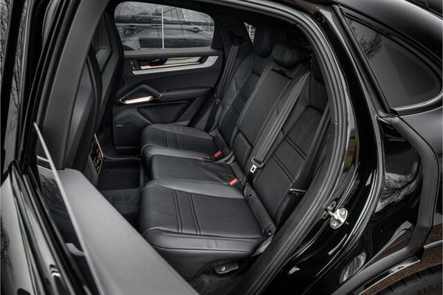 Porsche CAYENNE Coupé 3.0 E-Hybrid ** Sport Design ** Luchtvering ** 18-weg ** HUD ** BOSE ** Sportuitlaat ** Sport Chrono ** Matrix ** Achterasbesturing ** Panodak