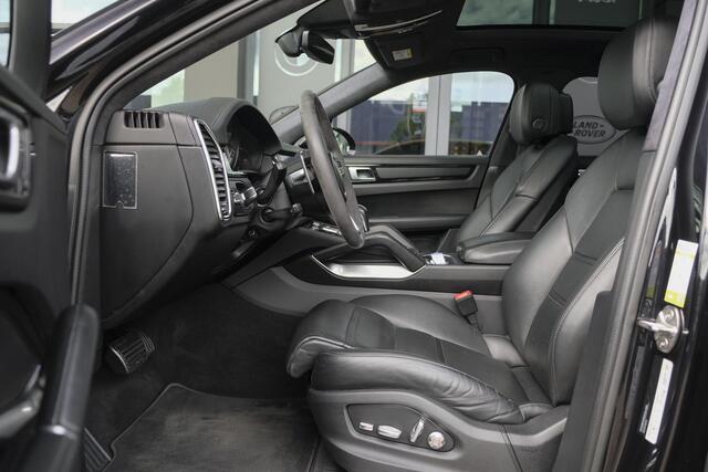 Porsche CAYENNE Coupé 4.0 V8 Turbo S 680pk E-Hybrid Panoramadak *SOH 89%* Keramisch *BTW* Massage Trekhaak Stoelkoeling Luchtvering