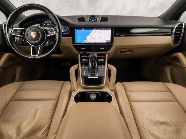 Porsche CAYENNE 3.0 E-Hybrid Sport 463Pk (SPORTCHRONO PAKKET, LUCHTVERING, SOH 95%, BLACK PACK, APPLE CARPLAY, MEMORY SEATS, STOELVERWARMING, GETINT GLAS, CAMERA, NIEUWSTAAT)