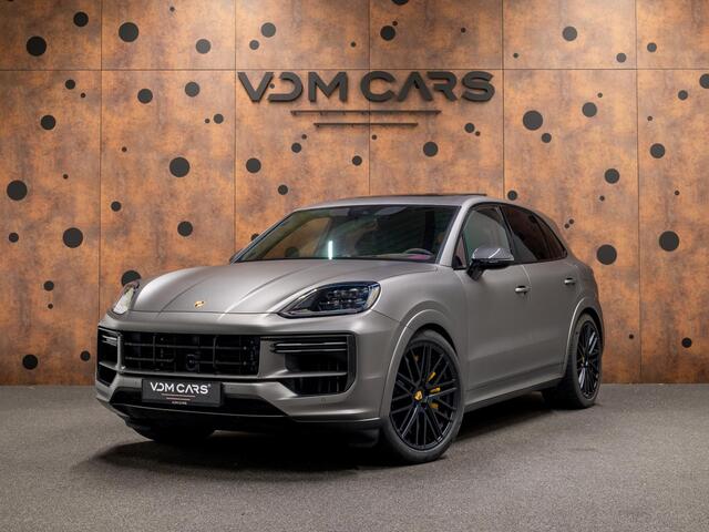 Porsche CAYENNE 4.0 Turbo E-Hybrid | PCCB | Carbon | Burmester | Massage | PDCC | InnoDrive |